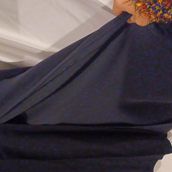 Authentic Armani Collezioni black skirt, 6, front slit, back zip - Picture 3 of 6